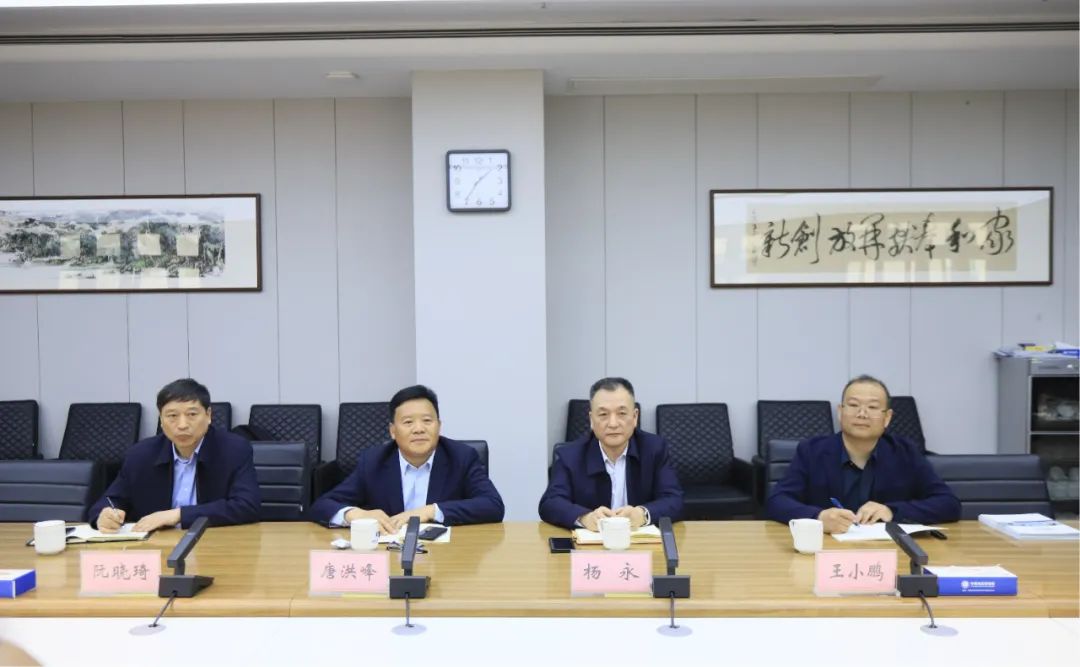 花花牛乳業(yè)集團(tuán)黨委書記、董事長(zhǎng)唐洪峰一行赴中原食品實(shí)驗(yàn)室同中國(guó)工程院院士、中原食品實(shí)驗(yàn)室主任任發(fā)政座談交流