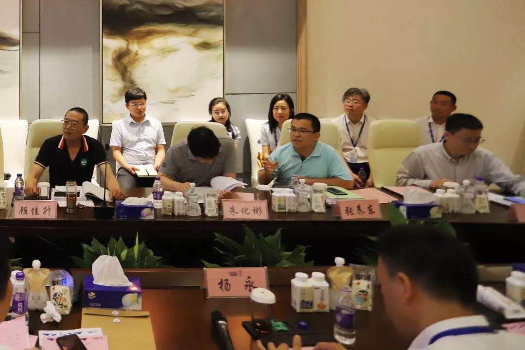 河南首家！花花牛乳業(yè)集團(tuán)通過(guò)優(yōu)質(zhì)乳工程驗(yàn)收