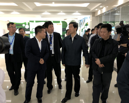 河南省委副書記、省長陳潤兒一行蒞臨 花花牛集團(tuán)魯山瑞亞牧業(yè)有限公司視察調(diào)研